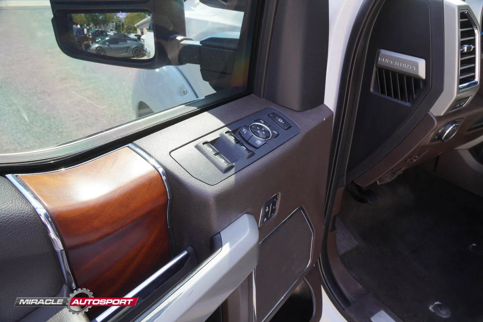 Used 2017 Ford F350 King Ranch w/ Tow Technology Bundle AWD/4WD image 17