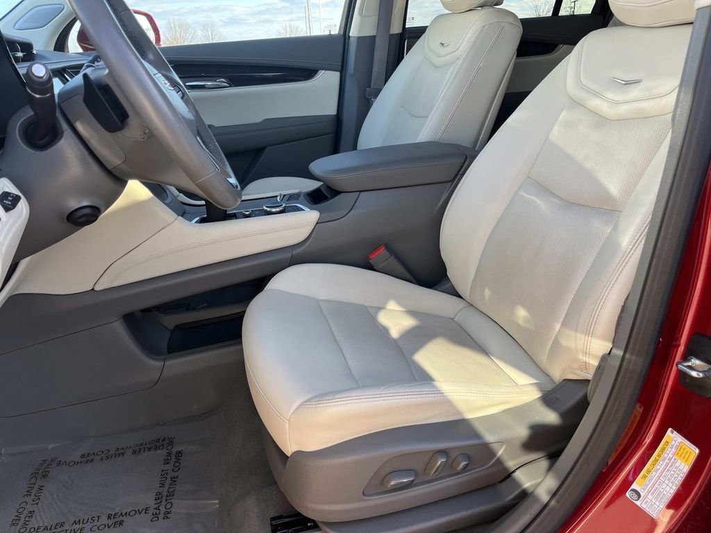 Used 2020 Cadillac XT6 Premium Luxury image 23