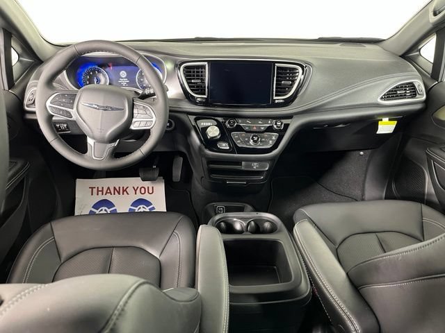 Used 2026 Chrysler Pacifica Select FWD image 39