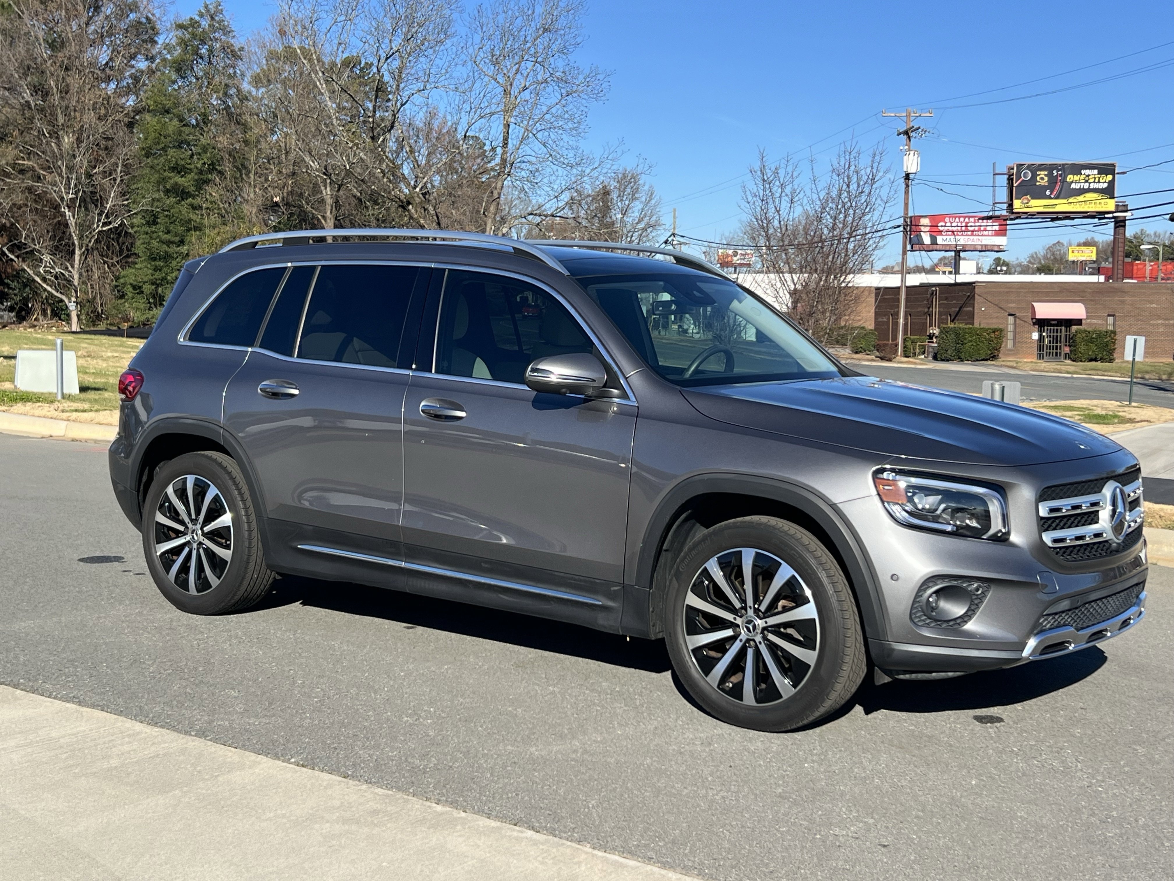 Used 2022 Mercedes-Benz GLB 250 image 2
