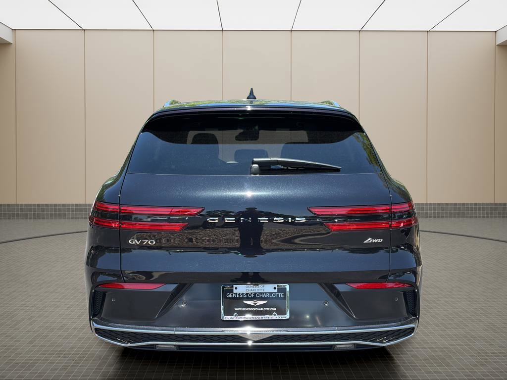 Certified 2026 Genesis GV70 2.5T Advanced AWD/4WD image 4