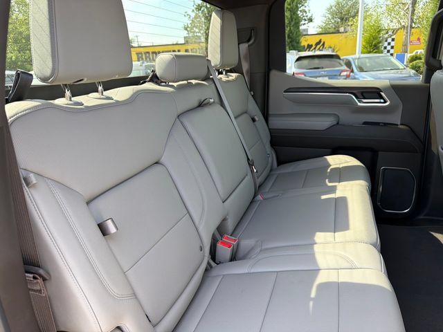 Used 2023 GMC Sierra 1500 SLT w/ SLT Premium Package AWD/4WD image 28