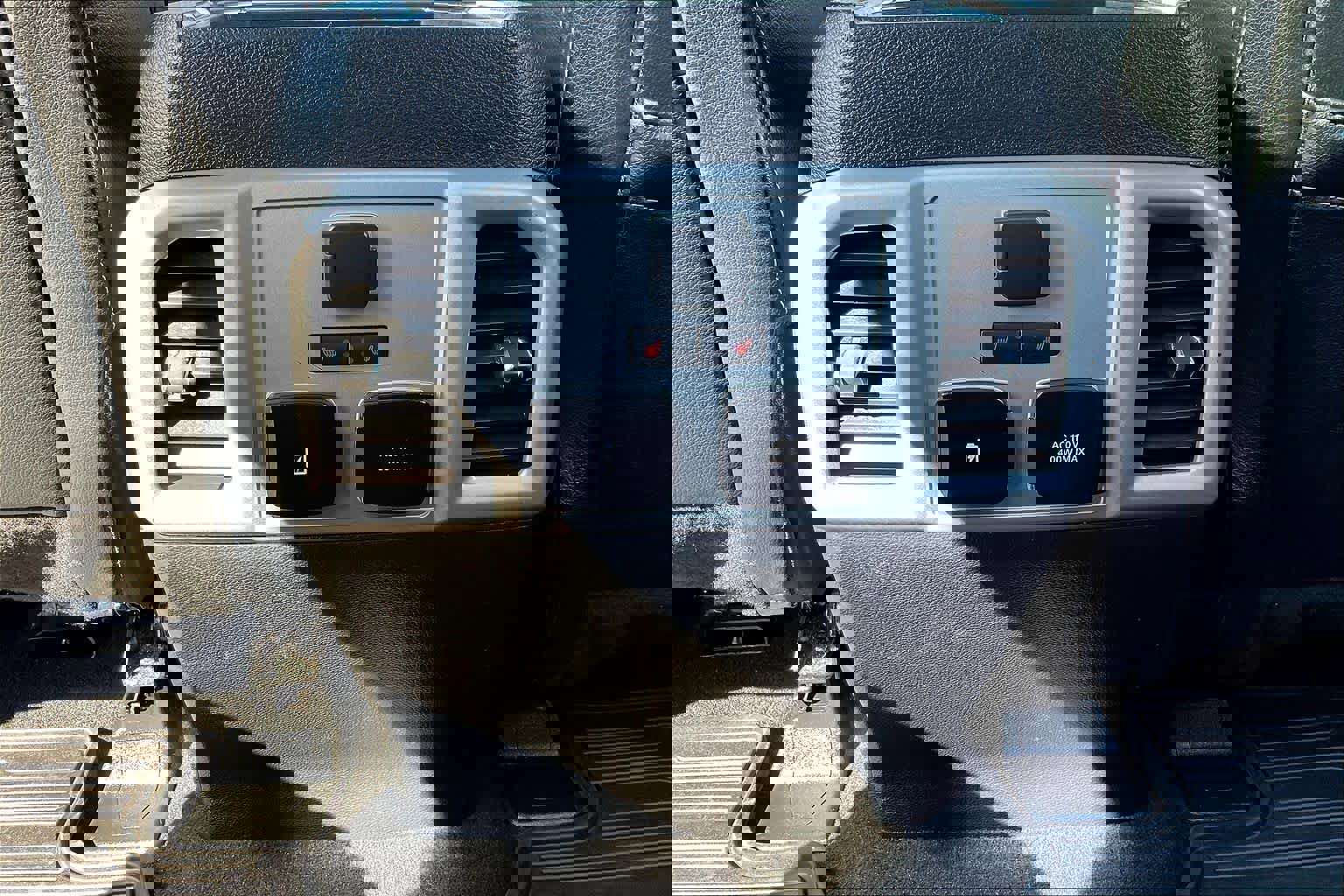 Used 2021 Ford F250 Lariat image 36