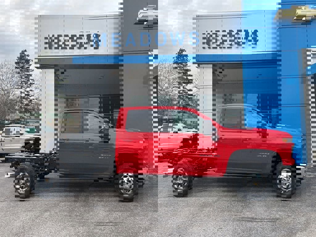 New 2026 Chevrolet Silverado 3500 LT w/ Convenience Package image 2