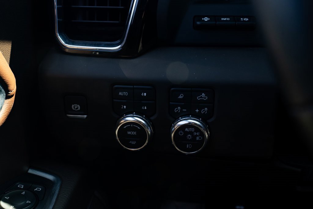 Used 2025 GMC Sierra 3500 Denali w/ Denali Reserve Package image 13