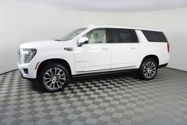 New 2026 GMC Yukon XL Denali w/ Denali Reserve Package image 2