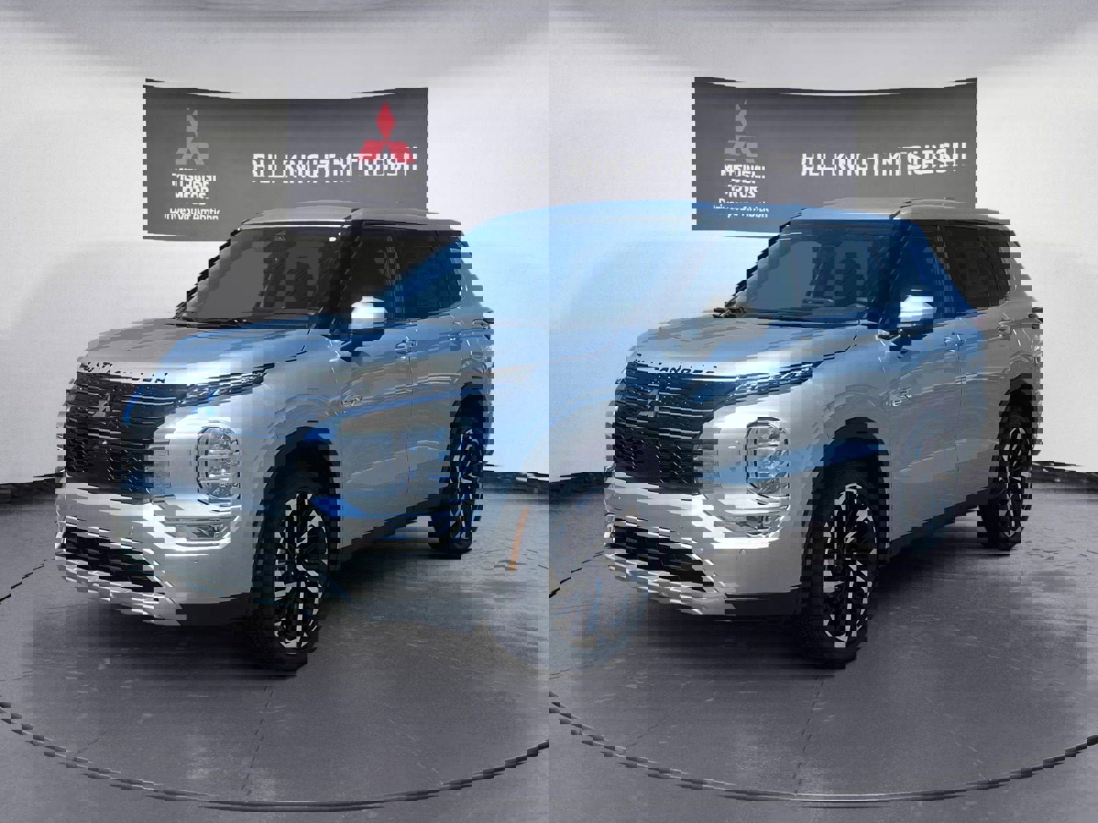 New 2025 Mitsubishi Outlander SE image 1