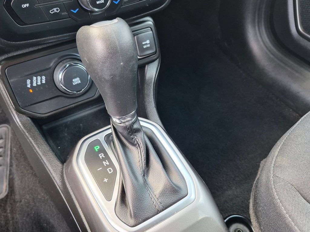 Used 2022 Jeep Renegade Latitude w/ Convenience Group AWD/4WD image 22