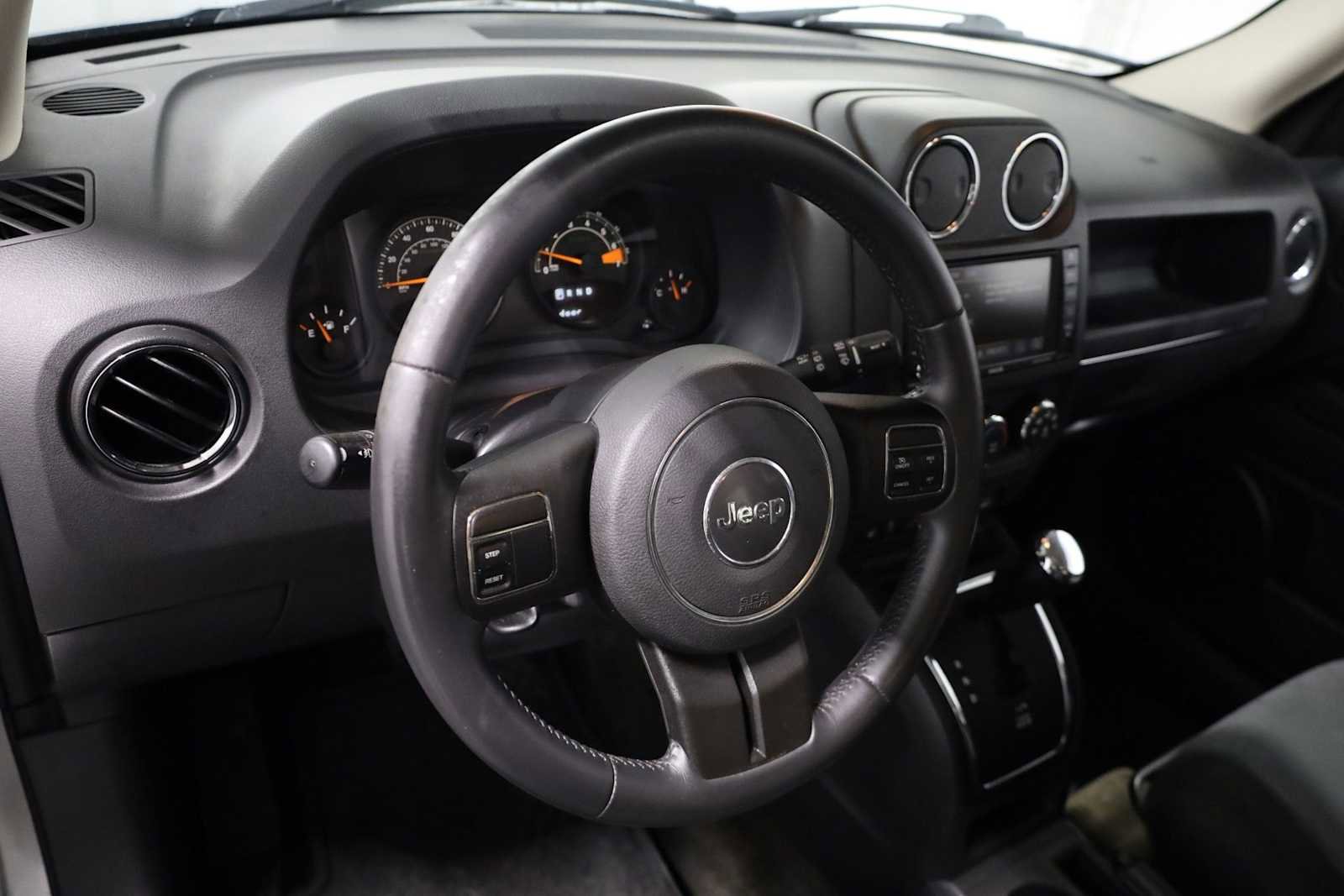 Used 2014 Jeep Patriot Latitude w/ Sun/Sound Group image 4