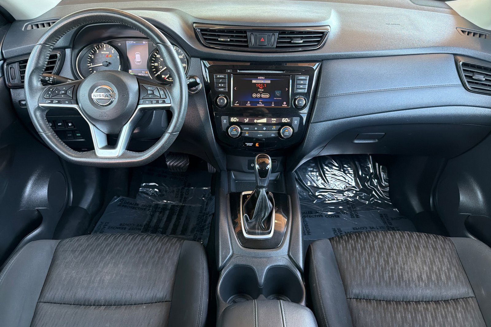 Used 2020 Nissan Rogue SV FWD image 15