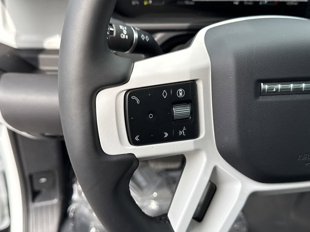 New 2025 Land Rover Defender 130 X-Dynamic SE AWD/4WD image 26