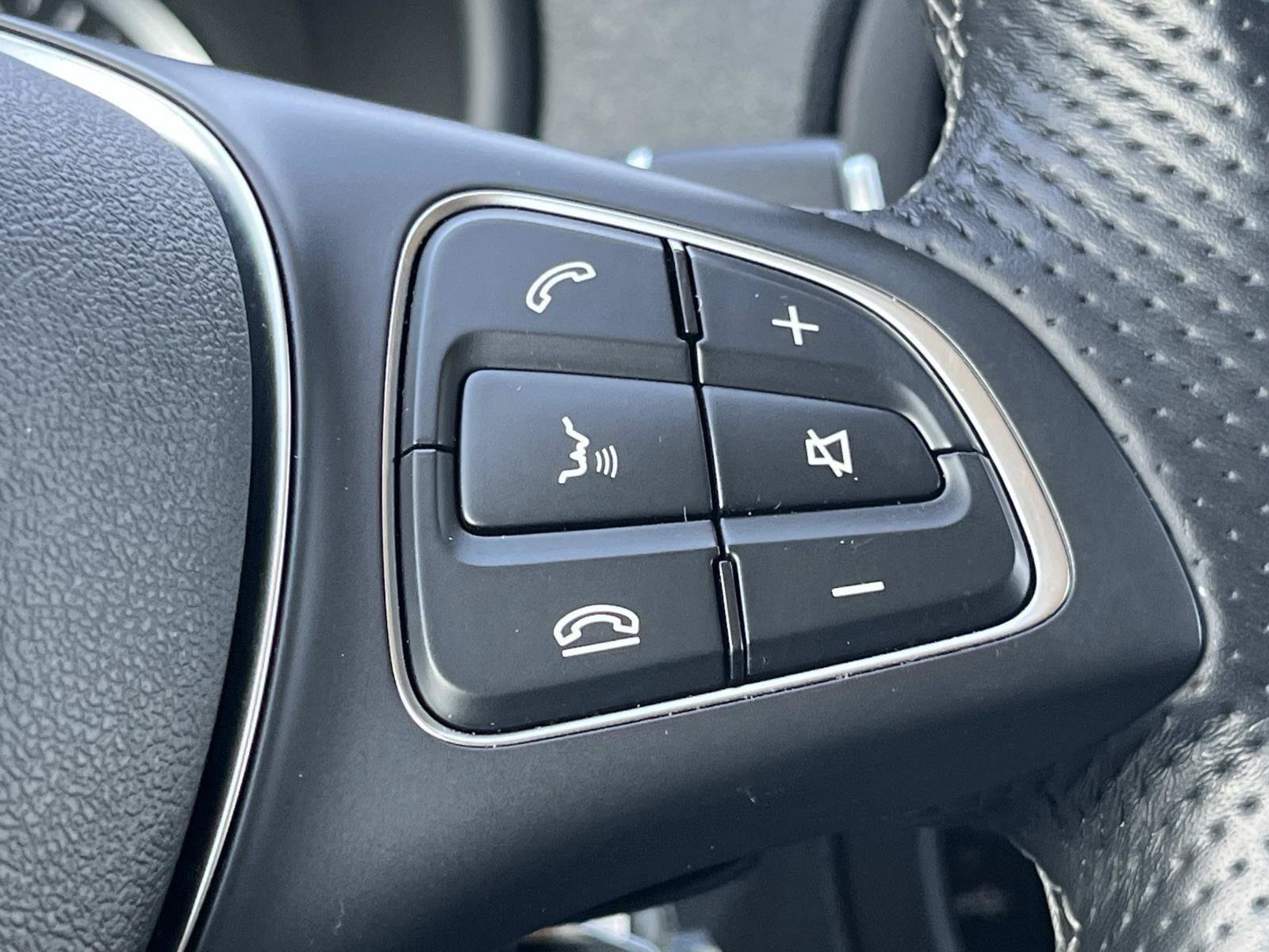 Used 2023 Mercedes-Benz Metris Passenger image 24