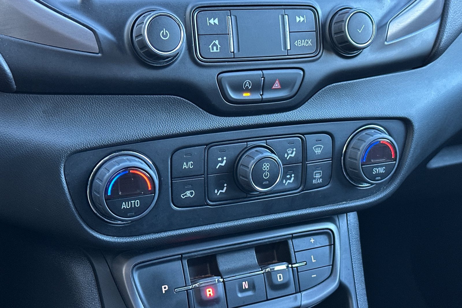 Used 2023 GMC Terrain AT4 image 20