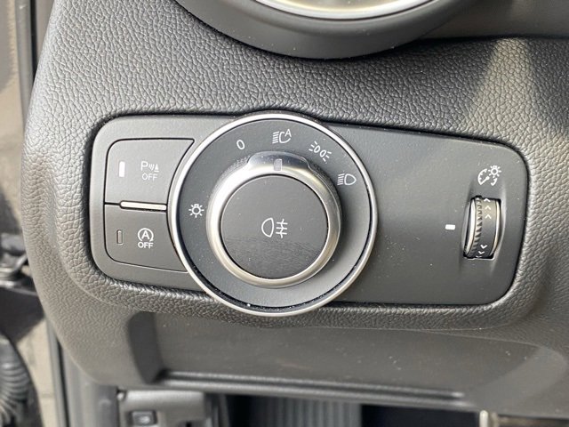 New 2025 Alfa Romeo Giulia AWD w/ Driving Assist Package image 35