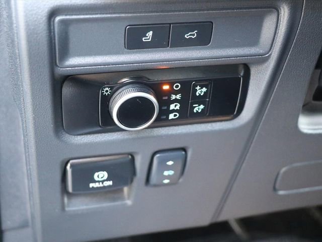 Used 2024 Ford Expedition XLT image 30