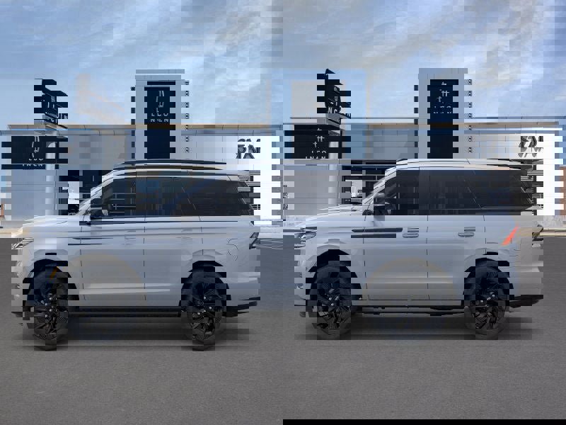 New 2025 Lincoln Navigator Reserve w/ Jet Appearance Package image 3