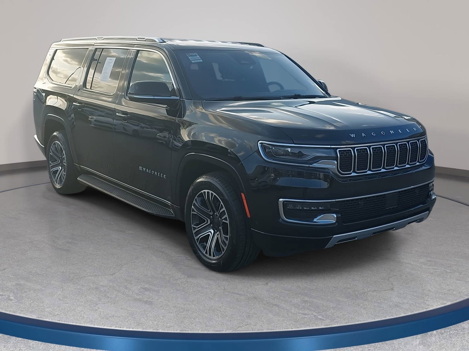 Used 2024 Jeep Wagoneer L Series II image 3
