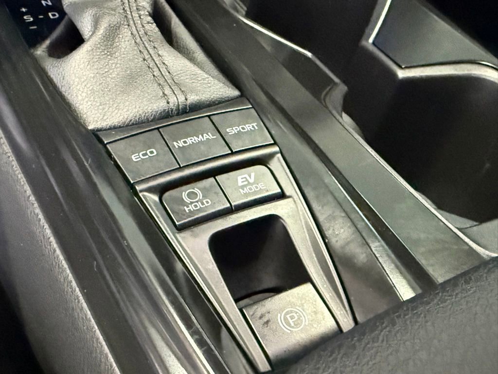 Certified 2025 Toyota Camry LE image 27
