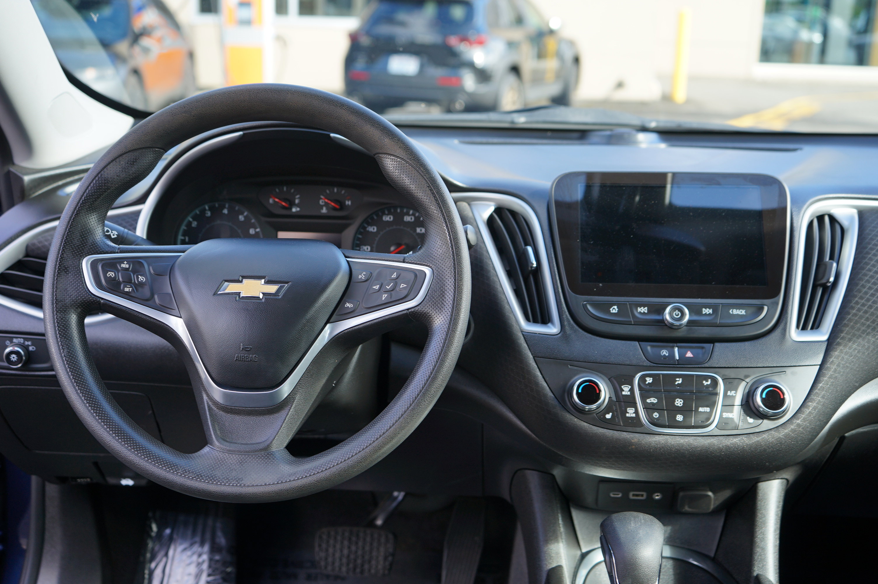 Used 2022 Chevrolet Malibu LT FWD image 13