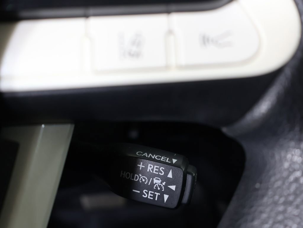 Used 2017 Toyota Prius Two w/ Carpet Mat Package image 26