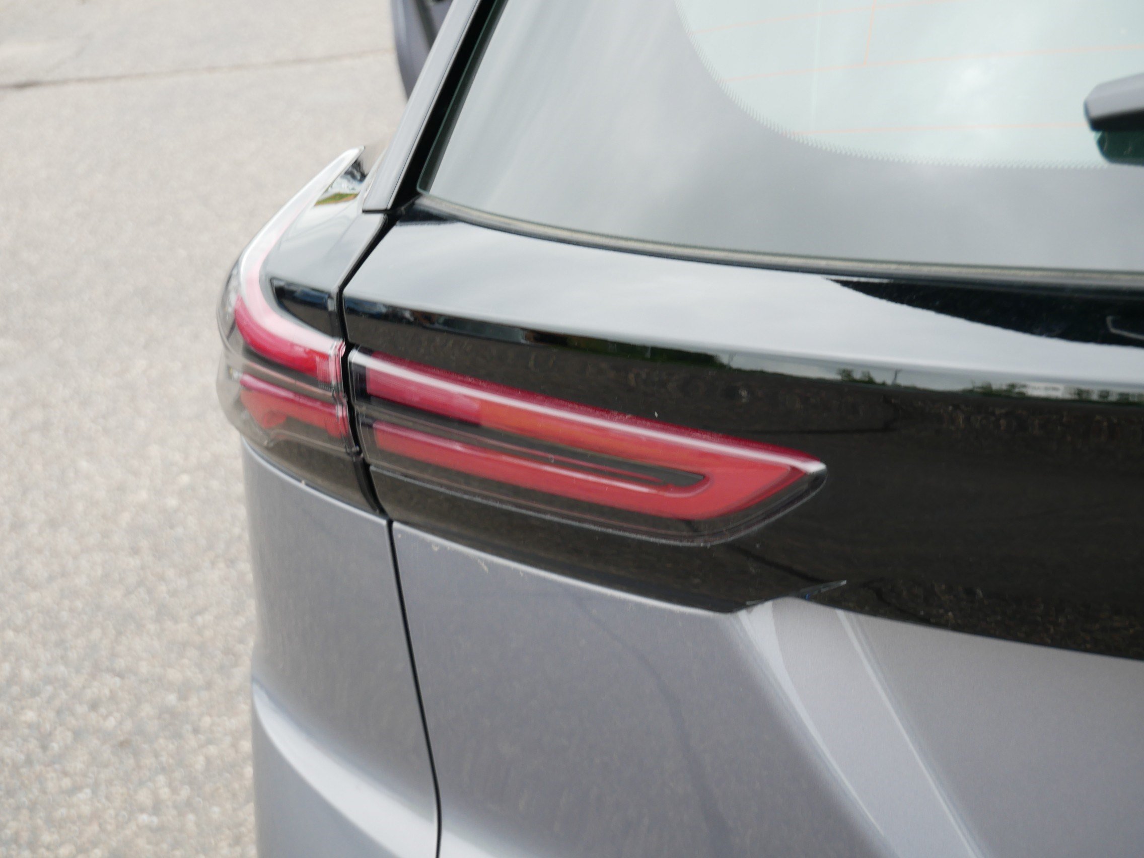 Used 2023 Chevrolet Bolt EUV Premier w/ Sun & Sound Package FWD image 17