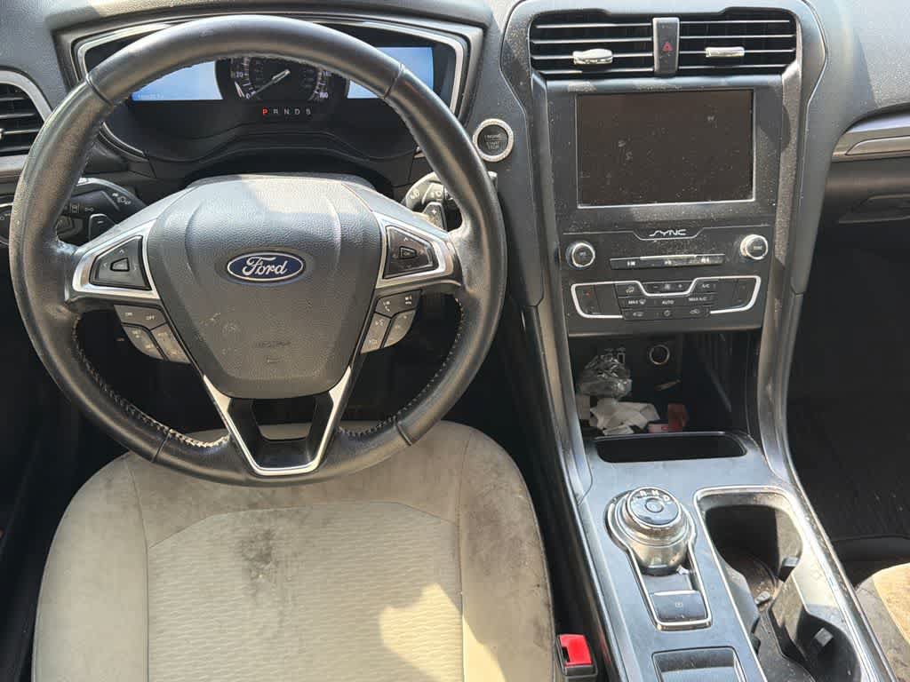 Used 2019 Ford Fusion SE w/ Equipment Group 151A FWD image 11