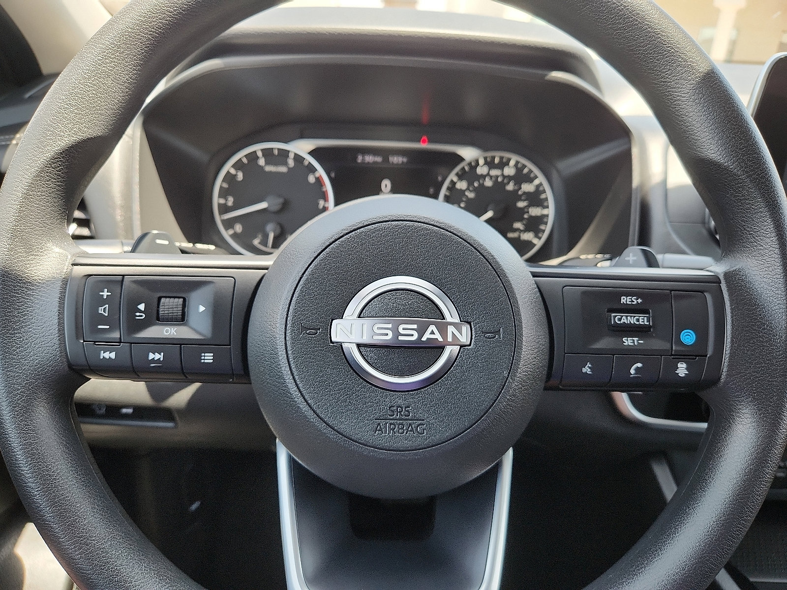 Used 2024 Nissan Rogue SV image 15