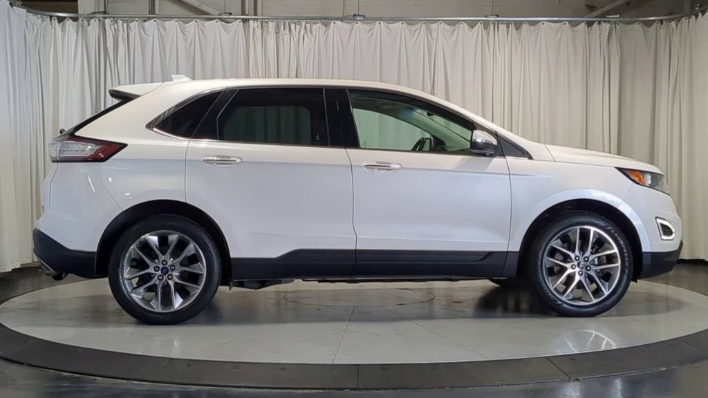 Used 2018 Ford Edge Titanium w/ Equipment Group 301A AWD/4WD image 9