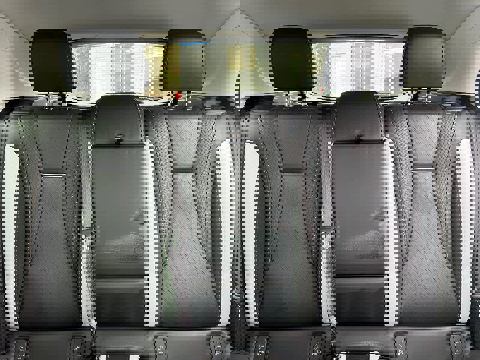 Certified 2025 Buick Envision Sport Touring image 27