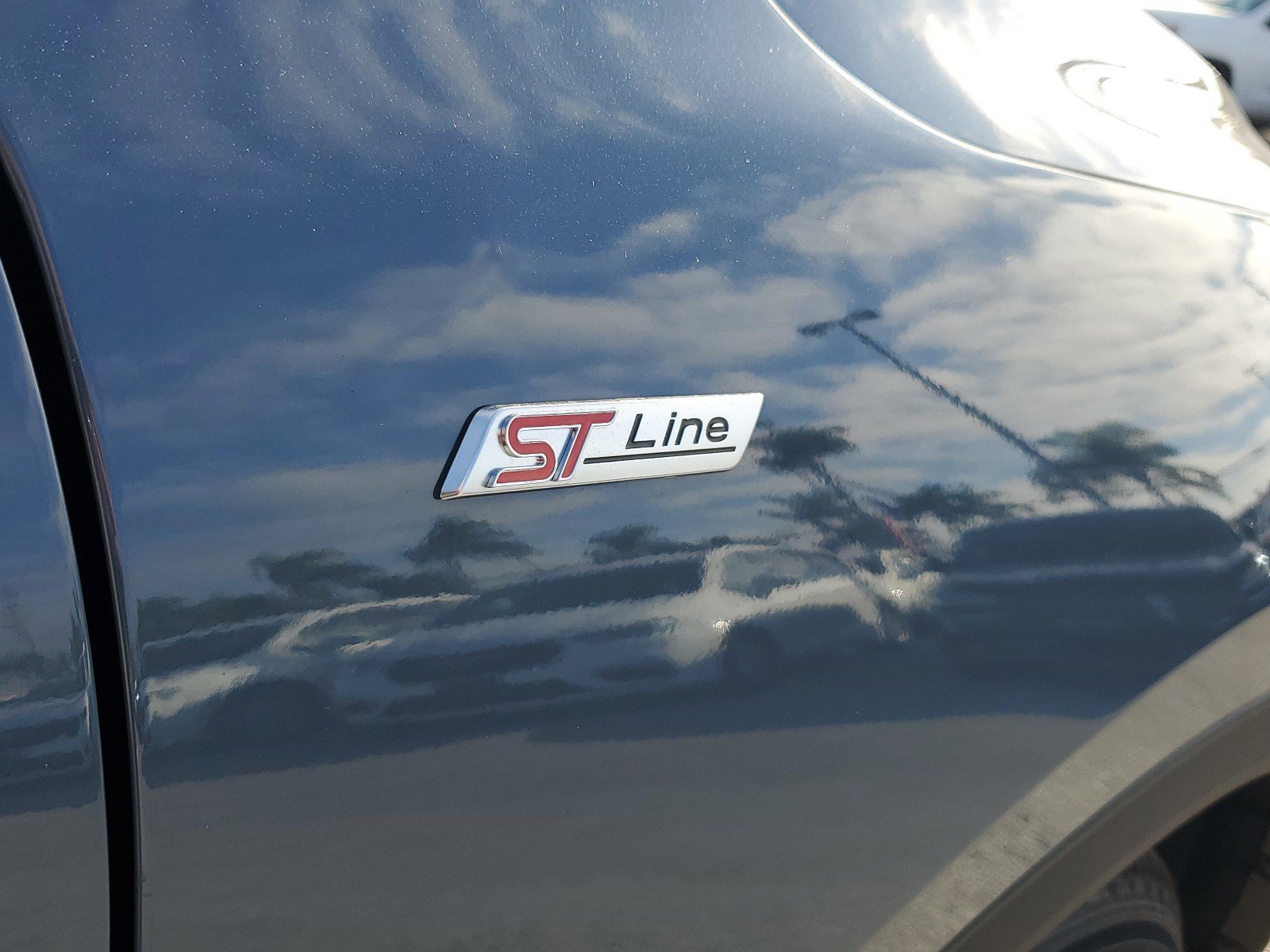 New 2025 Ford Escape ST-Line w/ Equipment Group 301A image 7