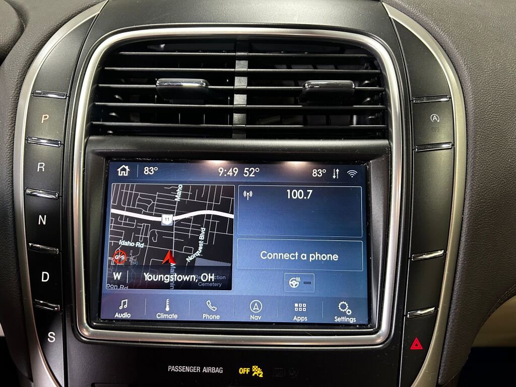 Used 2020 Lincoln Nautilus Reserve image 11