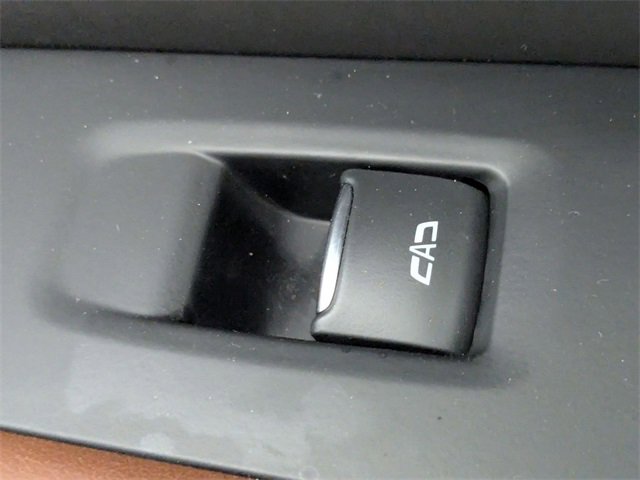 Used 2023 GMC Yukon Denali Ultimate image 40