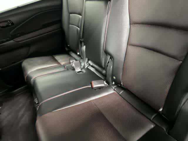Certified 2025 Honda Passport Black Edition image 11