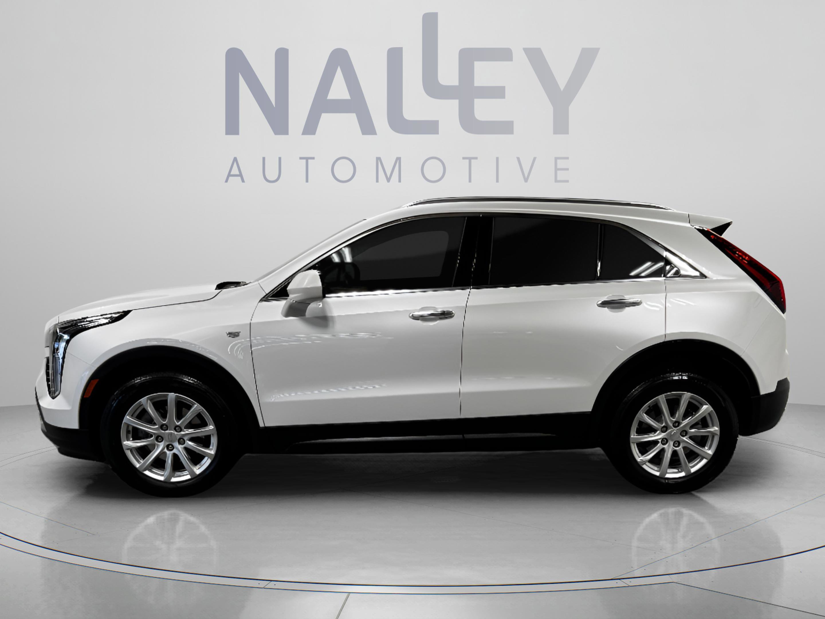 Used 2022 Cadillac XT4 Luxury w/ Driver Awareness Package FWD image 2