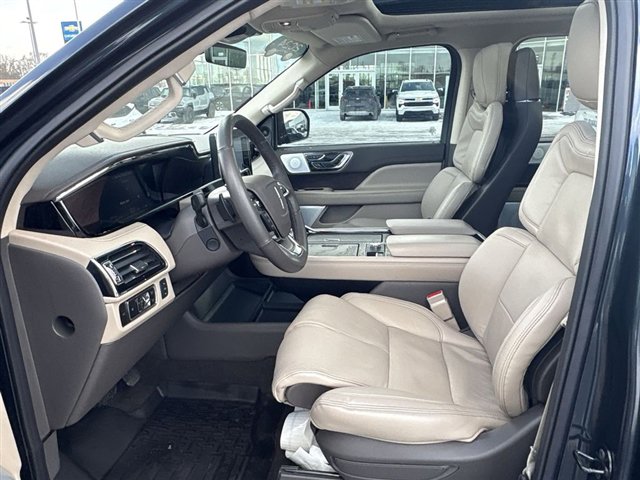 Used 2024 Lincoln Navigator L Reserve image 20