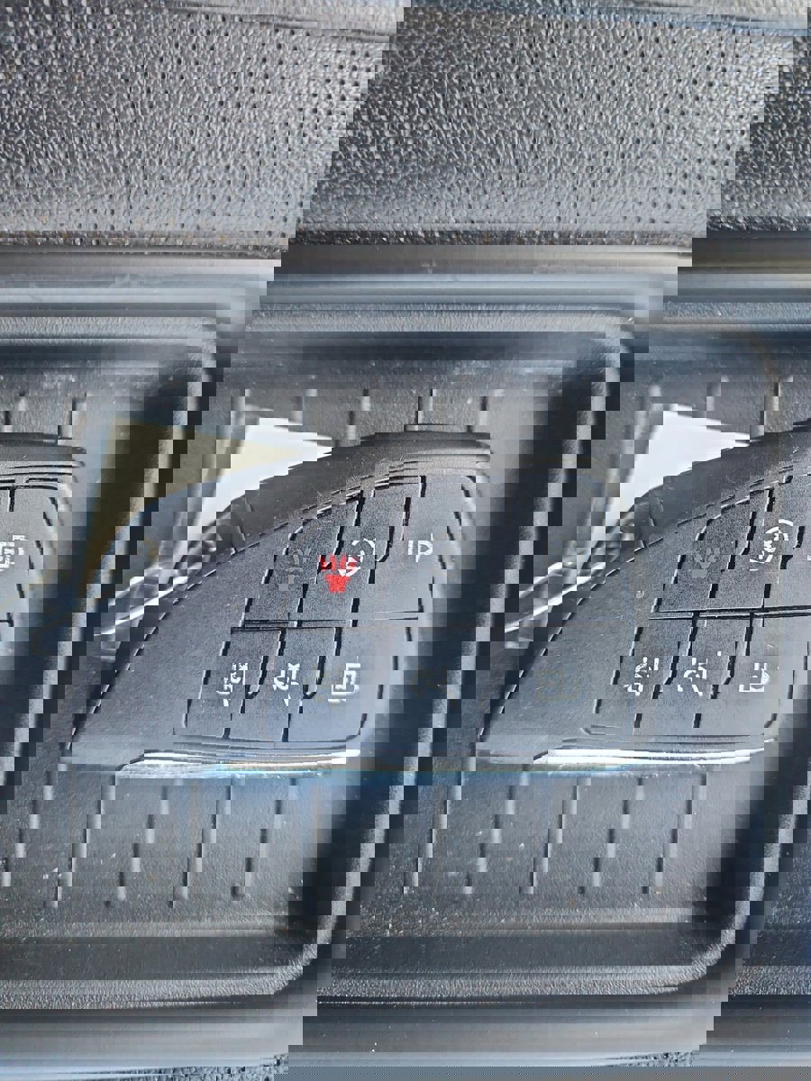 Used 2023 GMC Yukon SLT image 12