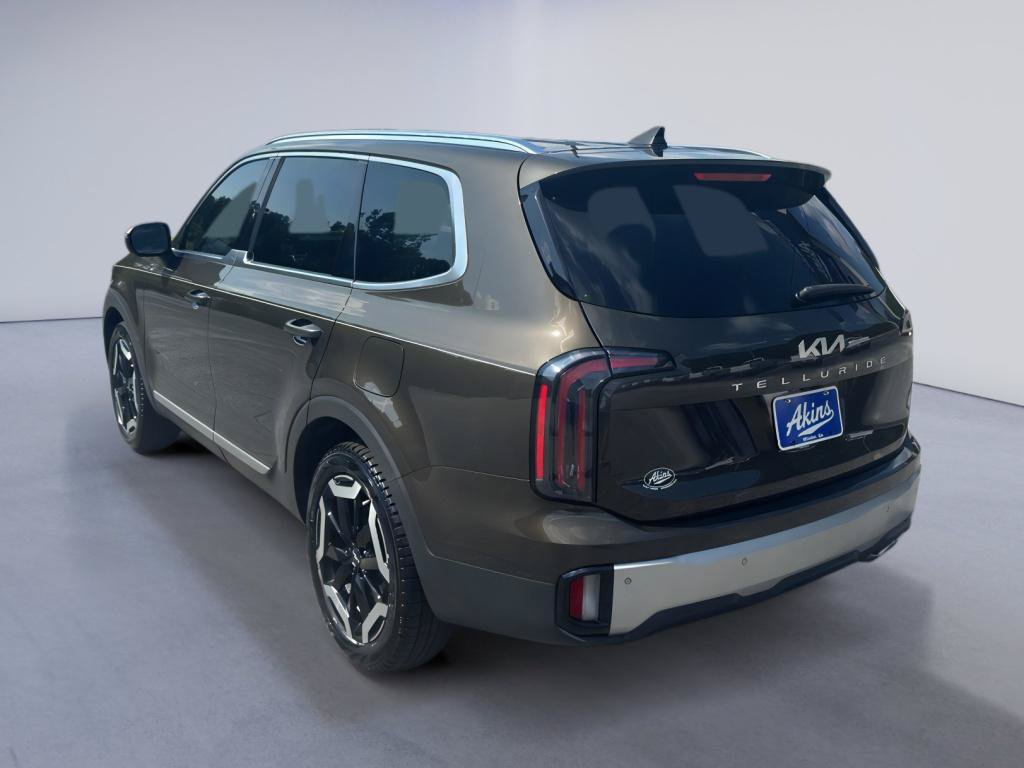 Used 2024 Kia Telluride EX w/ EX Captain's Chair Package FWD image 9