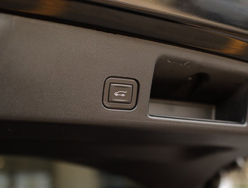 Used 2024 Chevrolet Equinox EV LT image 30