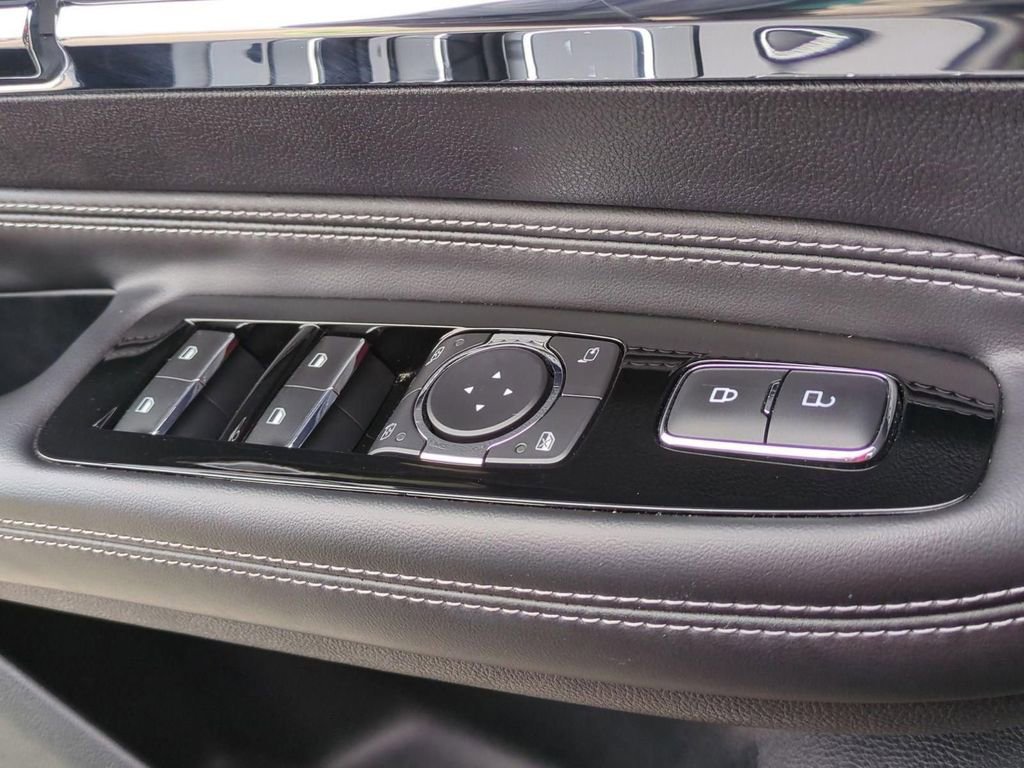 Certified 2021 Lincoln Corsair AWD image 15