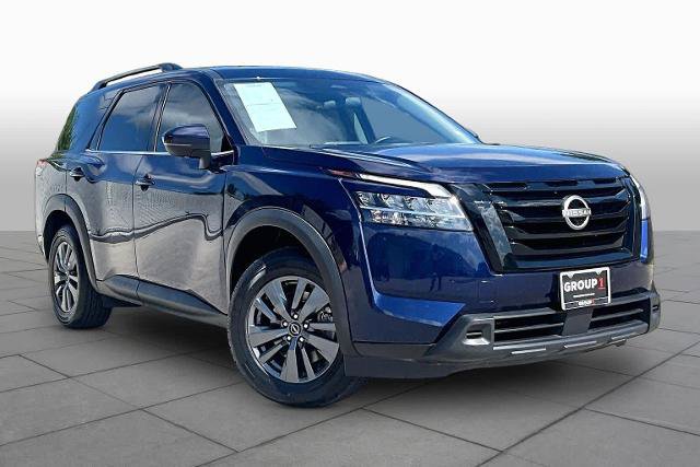 Certified 2022 Nissan Pathfinder SV w/ SV Premium Package AWD/4WD image 3