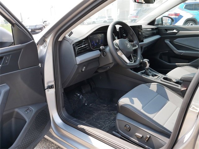 New 2025 Volkswagen Jetta SE image 7