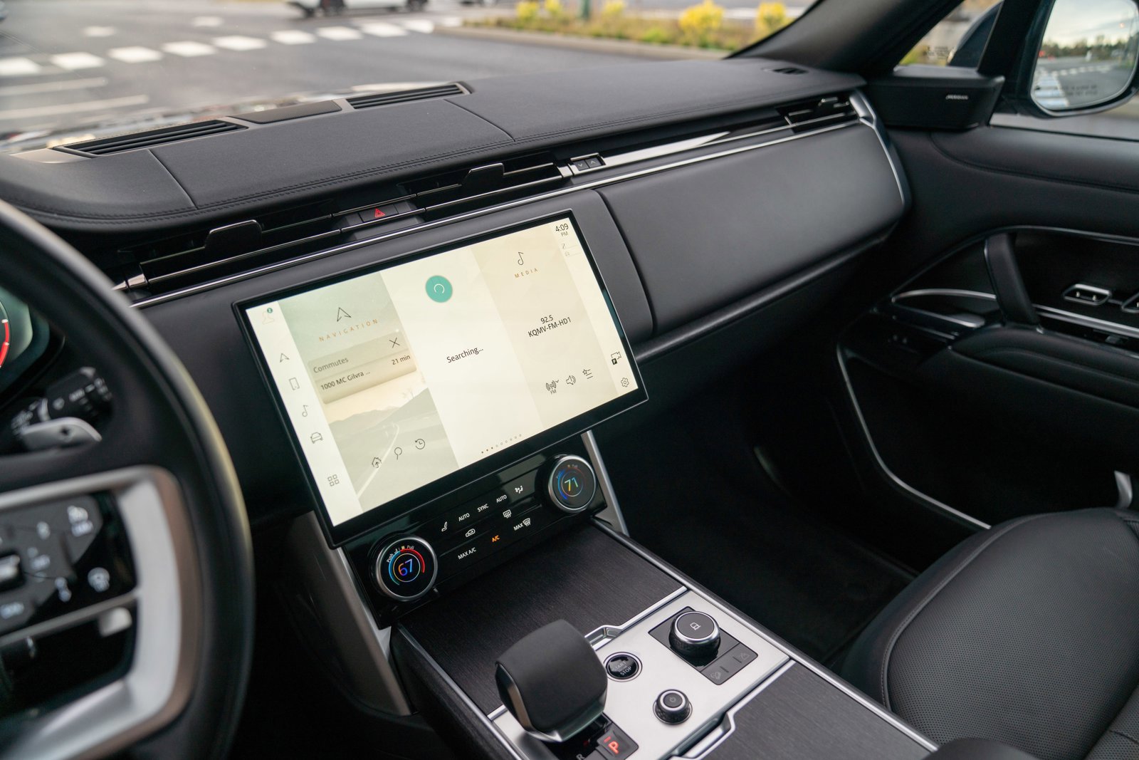 Used 2023 Land Rover Range Rover SE image 14