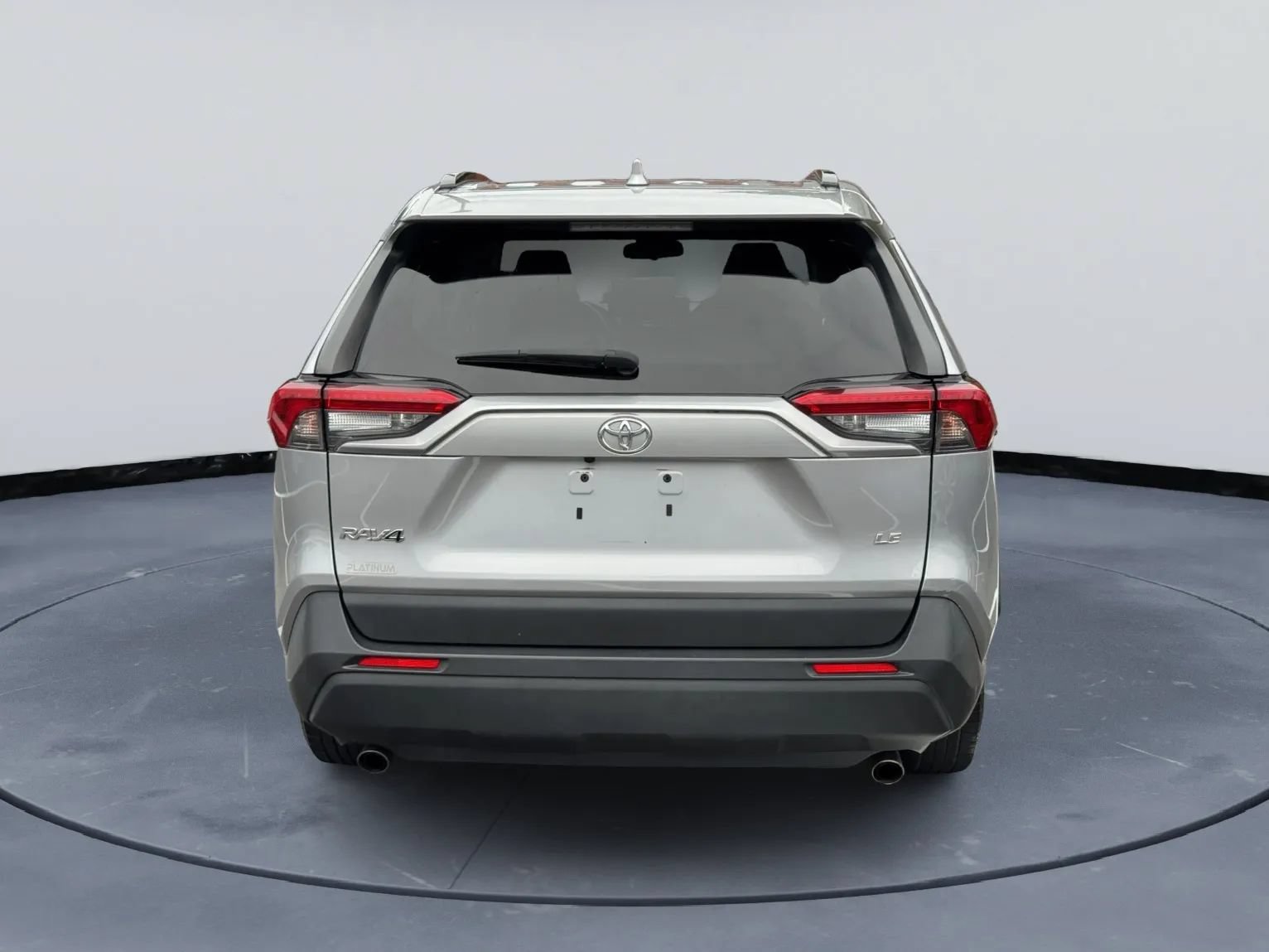 Used 2019 Toyota RAV4 LE FWD image 7