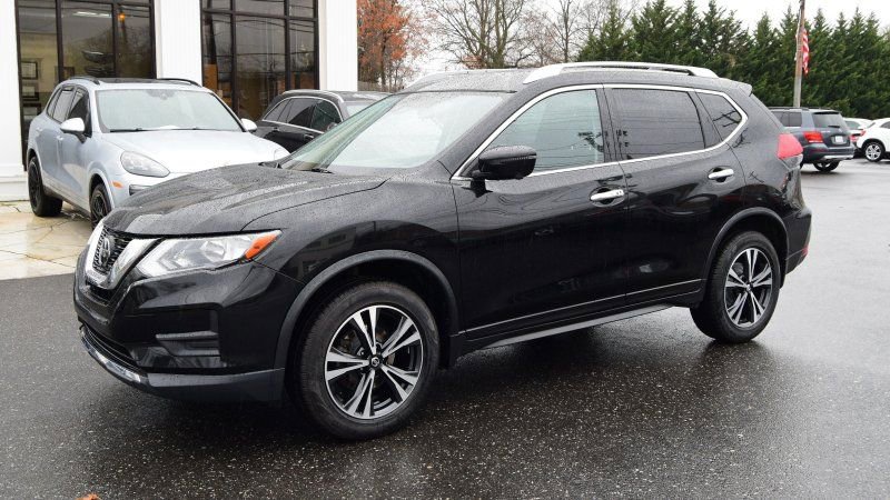 Used 2020 Nissan Rogue SV w/ Premium Package image 3