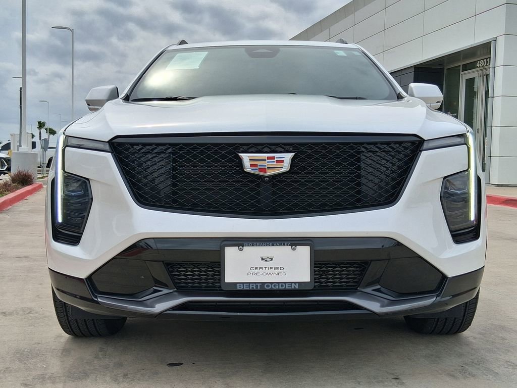 Used 2025 Cadillac XT4 Sport FWD image 2