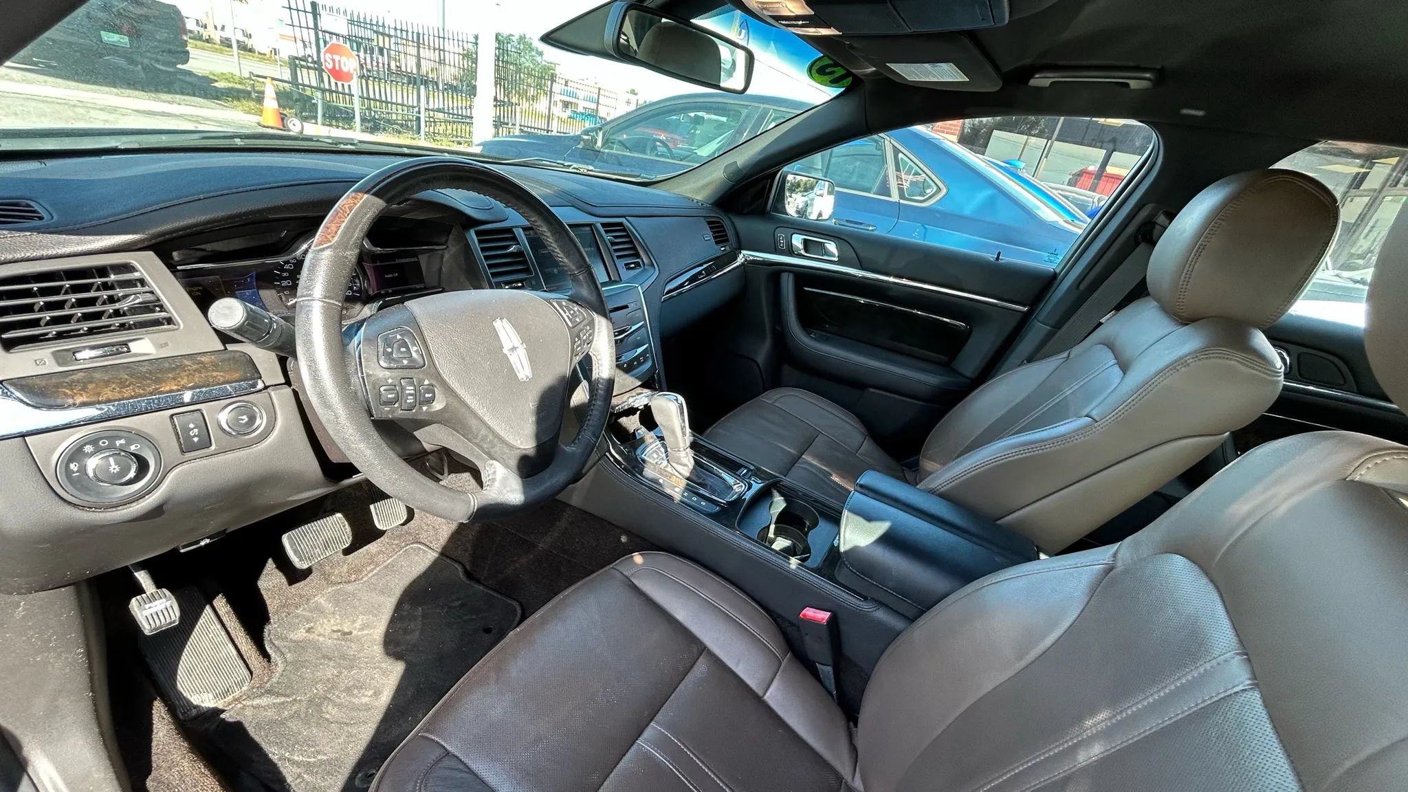 Used 2013 Lincoln MKS FWD image 11