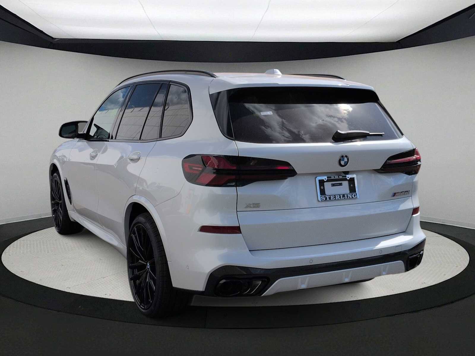 New 2026 BMW X5 M60i w/ Climate Comfort Package image 6
