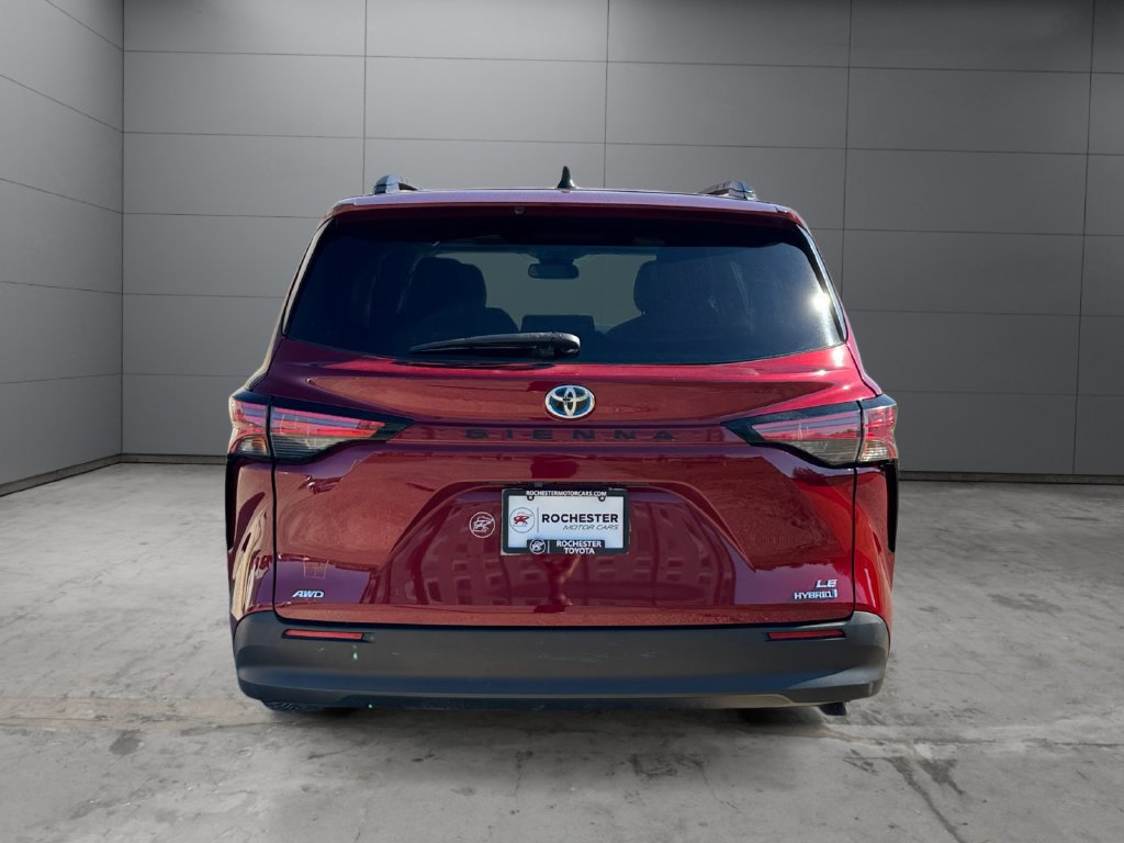 Used 2021 Toyota Sienna LE w/ LE Plus Package AWD/4WD image 4
