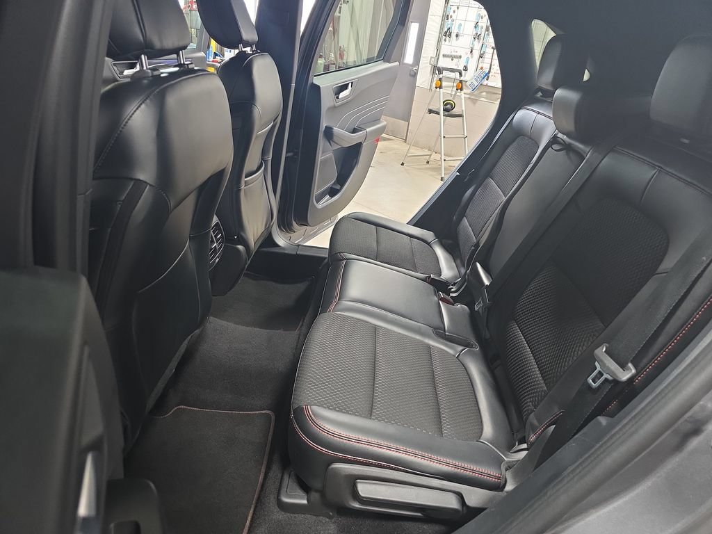 Used 2023 Ford Escape ST-Line FWD image 14