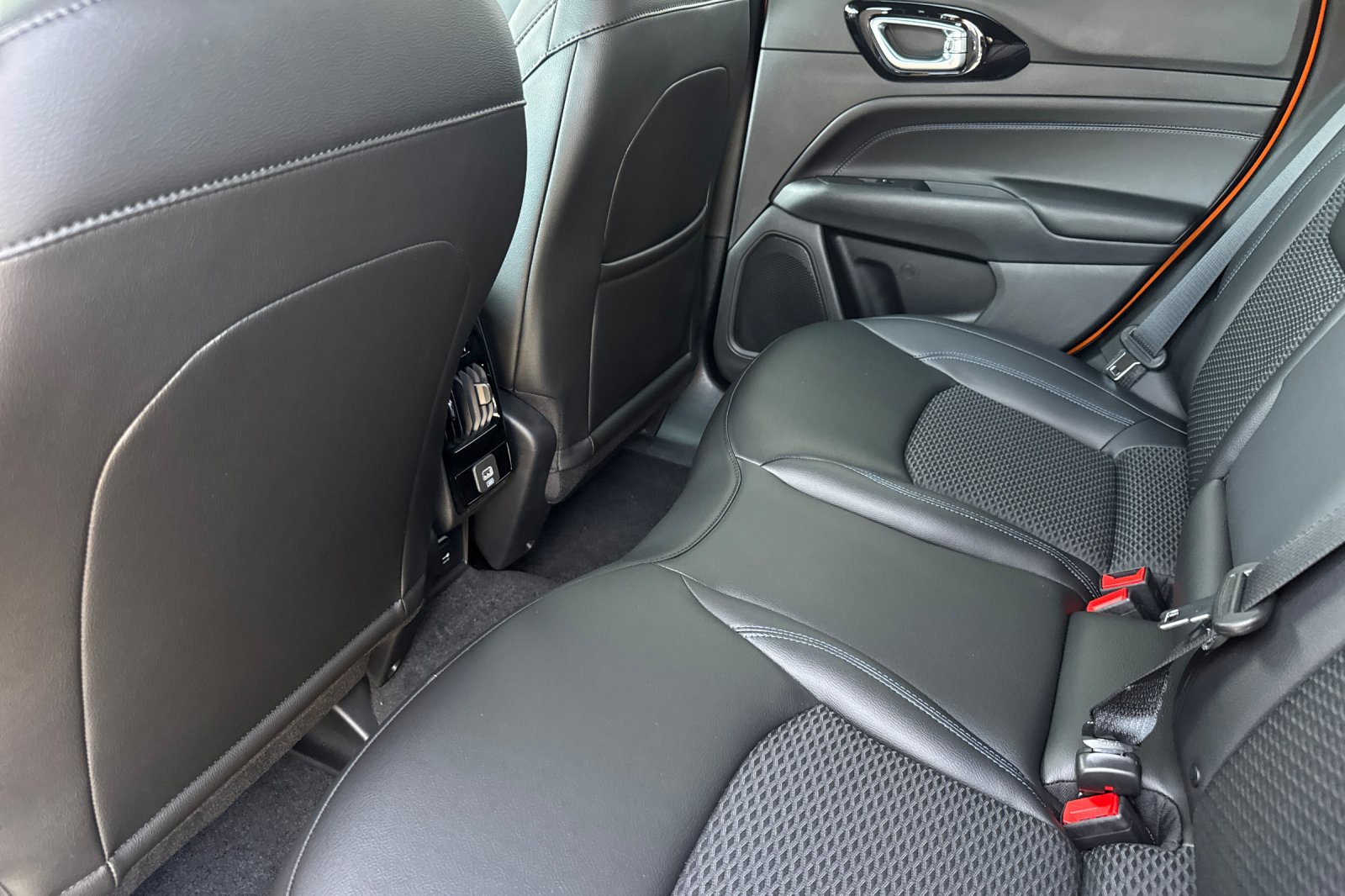 New 2026 Jeep Compass Latitude image 11